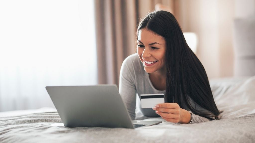 women is shopping online