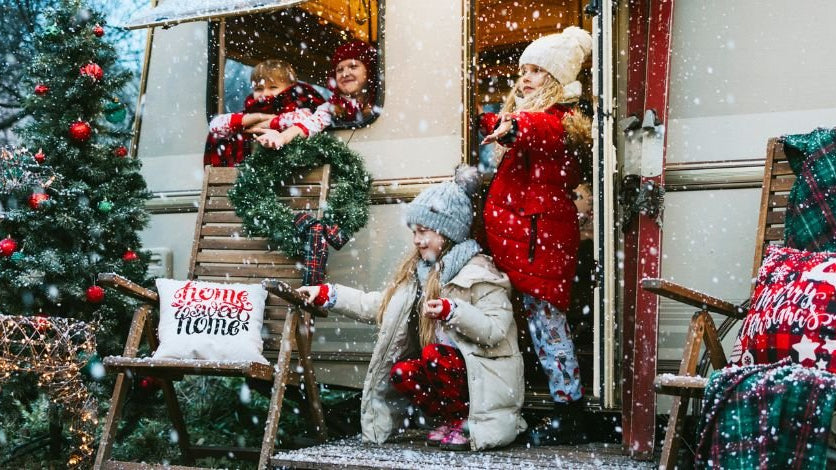 Holiday Travel Outfits for Women and Girls - Stelle