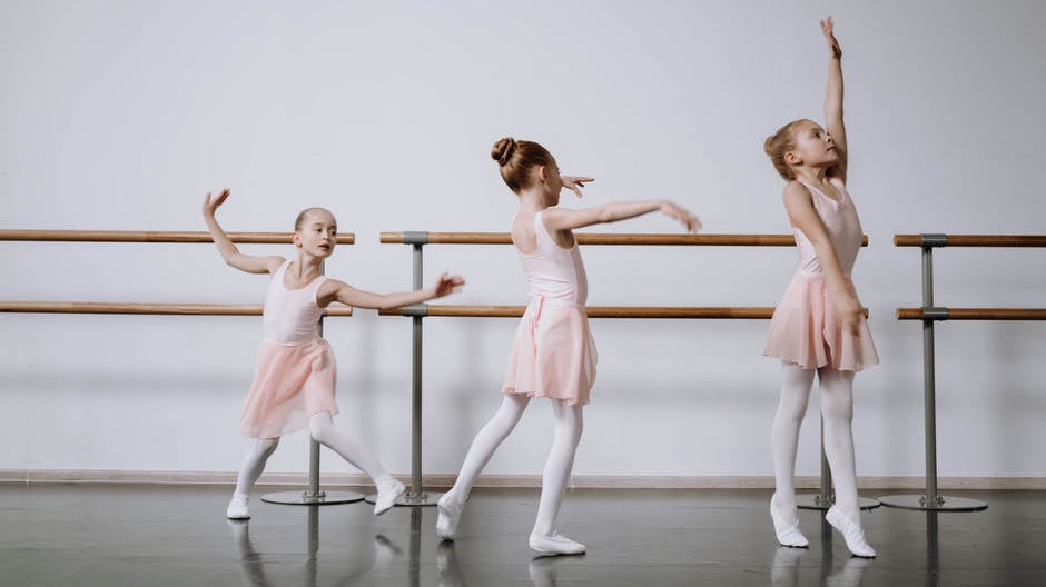 What Is the Best Age to Start Dancing? - Stelle