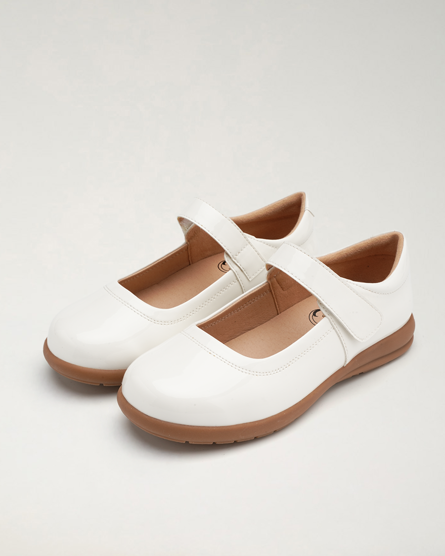 Girls Classic Uniform Mary Jane Shoes in Glossy White