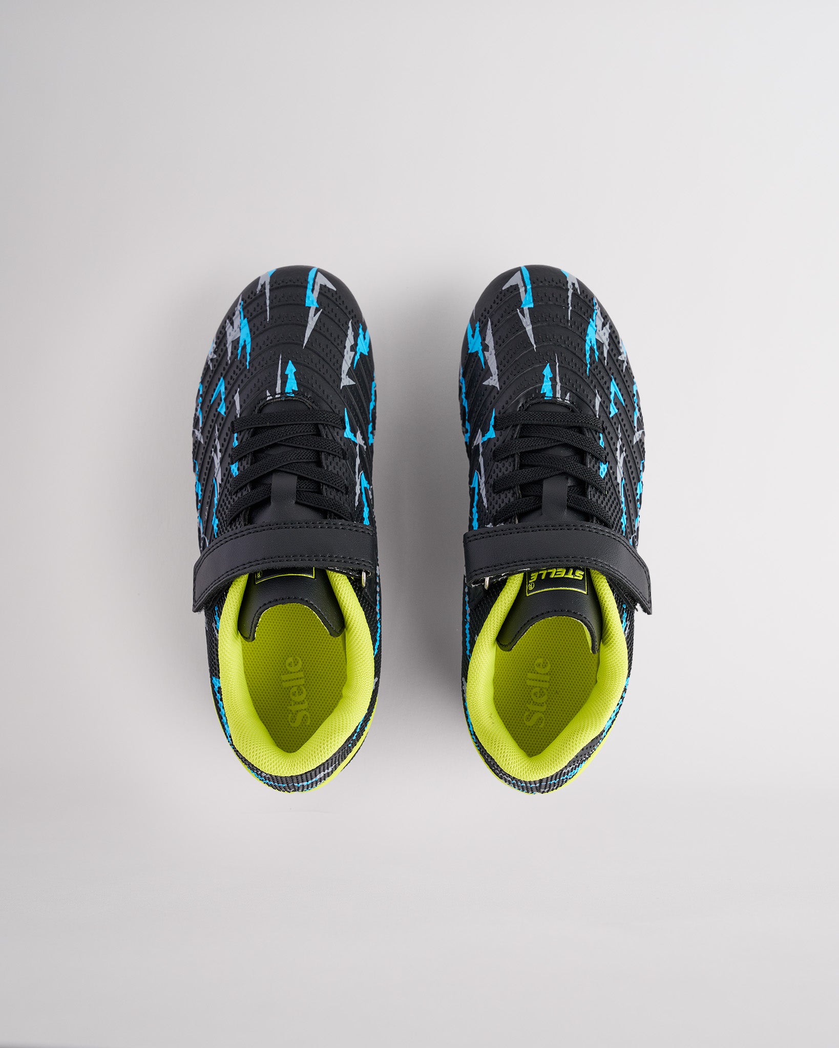 Gotta Bolt Kids Soccer Cleats in Black Voltage