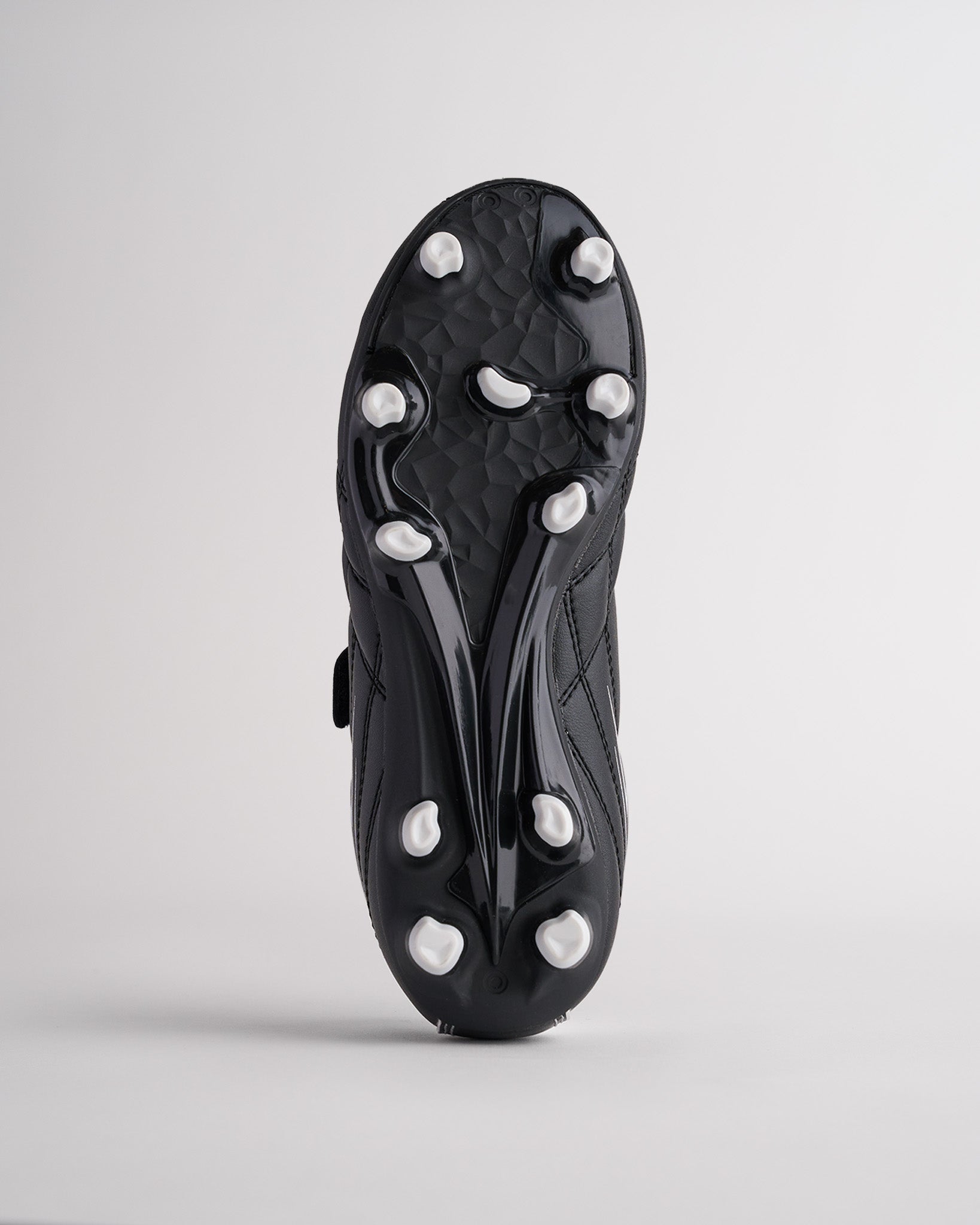 Kids Unisex Field Soccer Cleats in Black