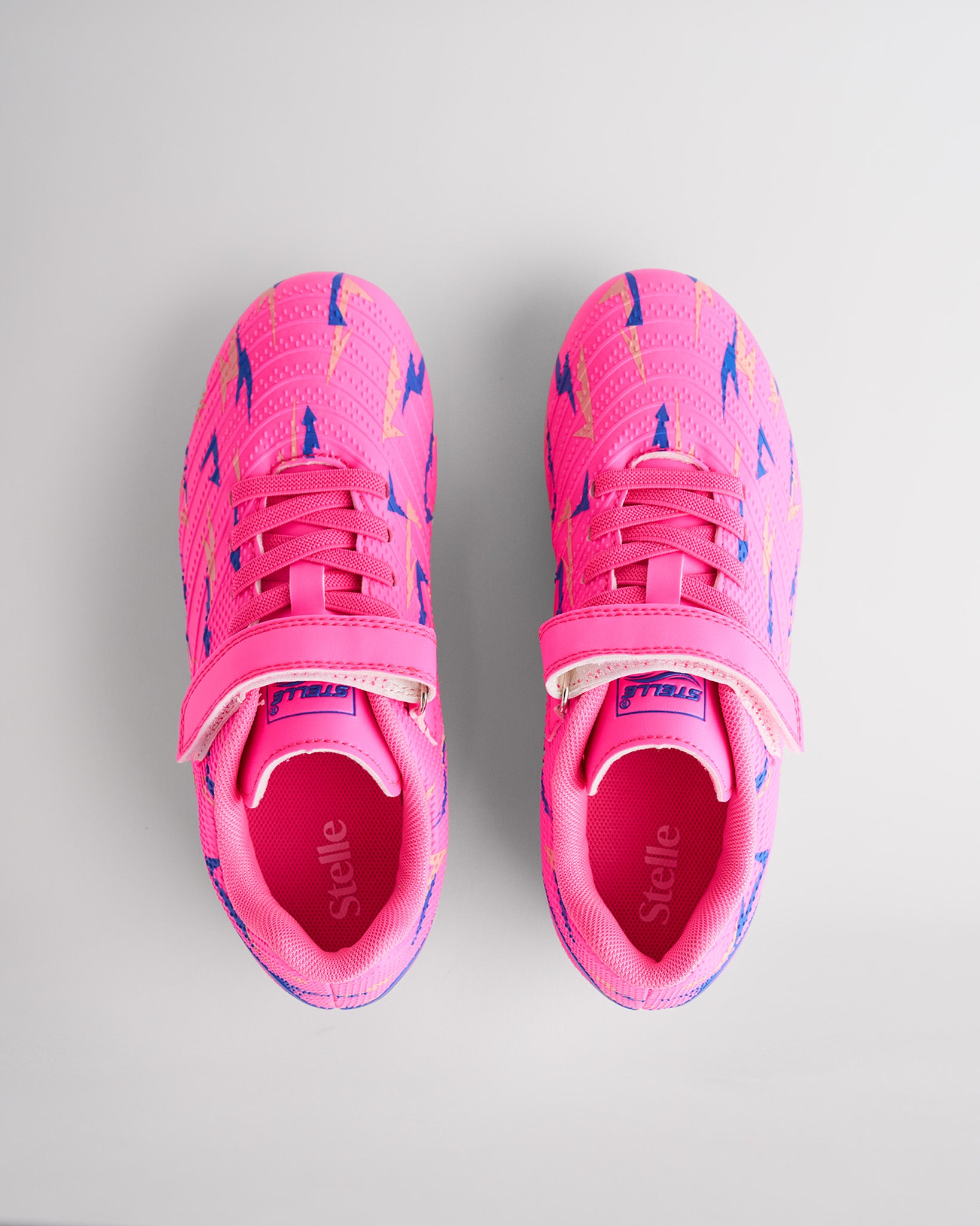 Gotta Bolt Kids Soccer Cleats in Neon Pink