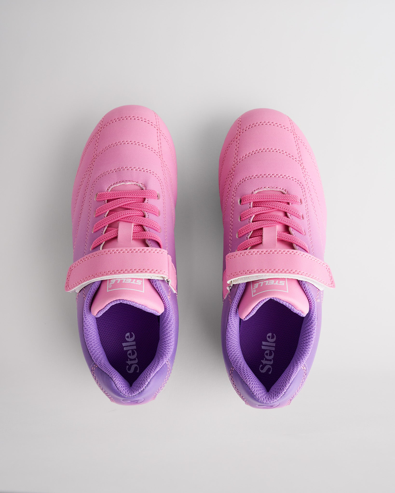 Kids Unisex Field Soccer Cleats in Violet Blush
