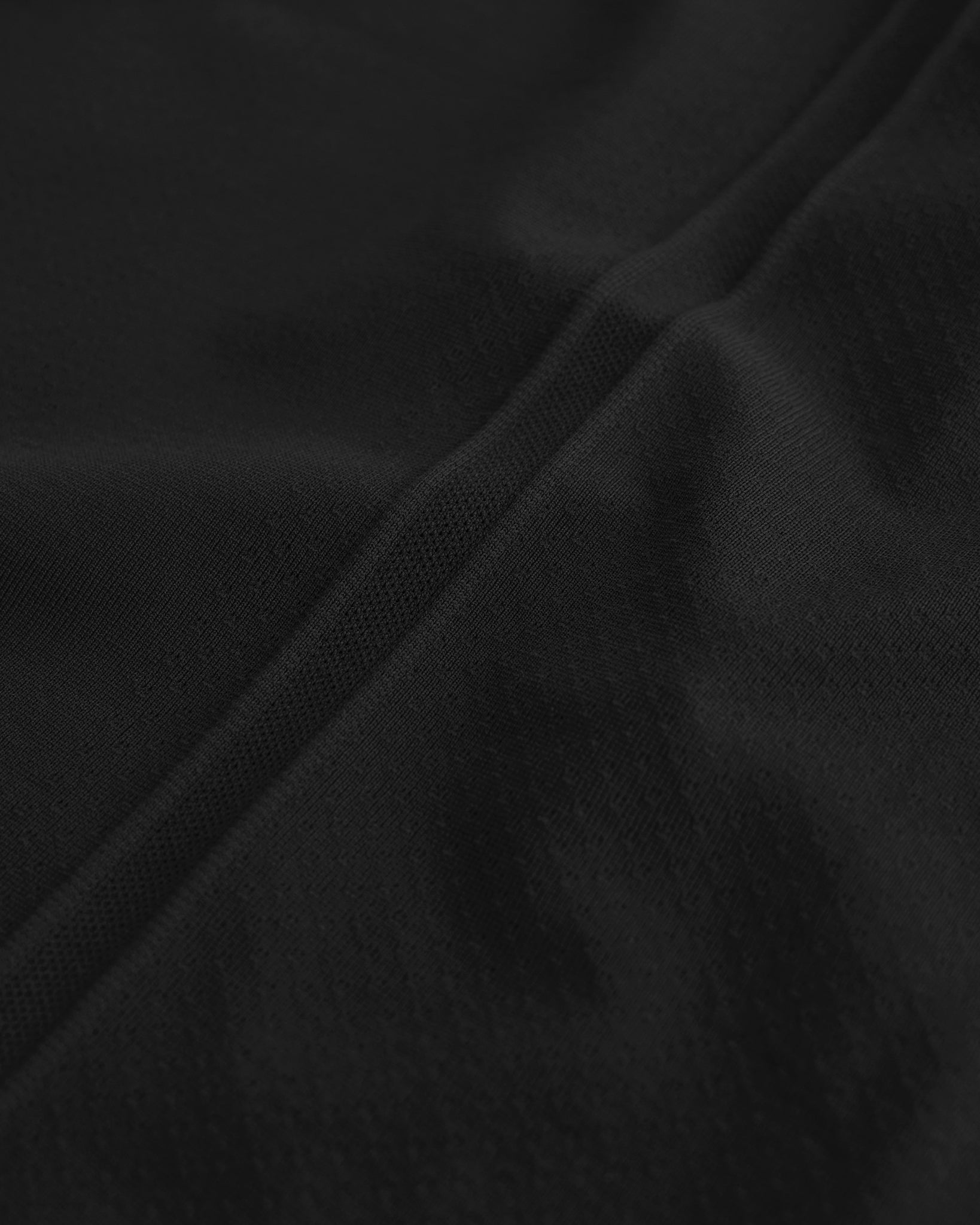 Women’s Short-Sleeve Seamless Top in Black