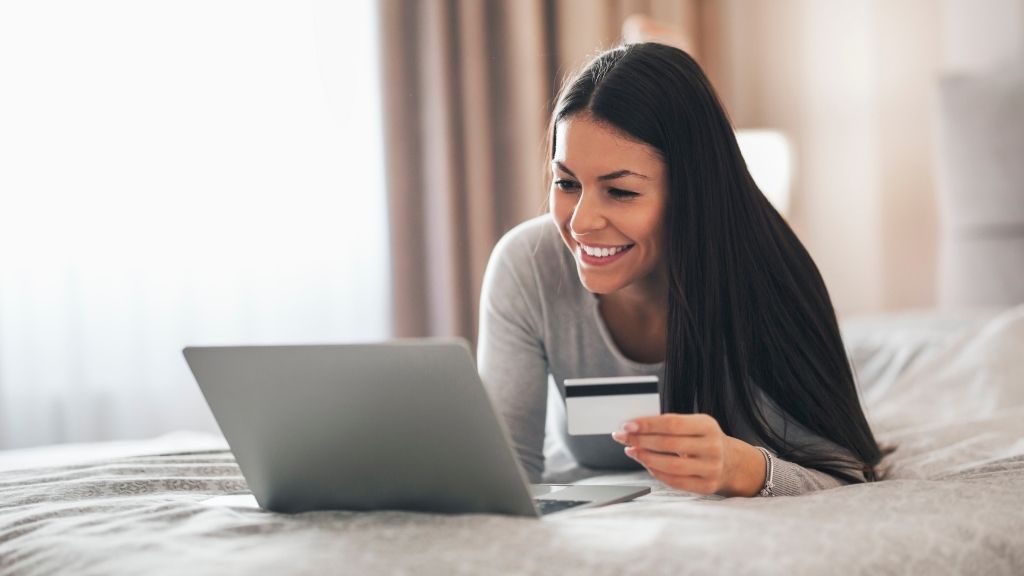 women is shopping online