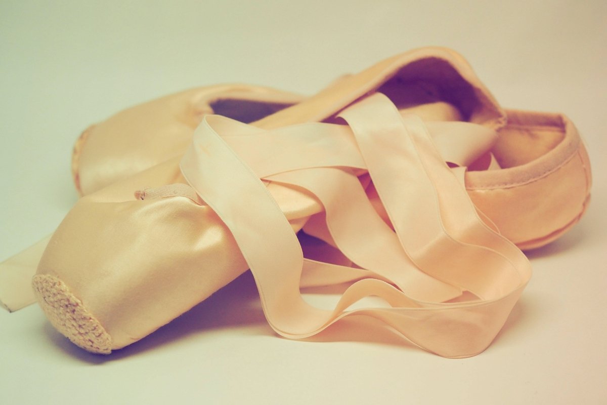 How to Clean Ballet Shoes - Stelle