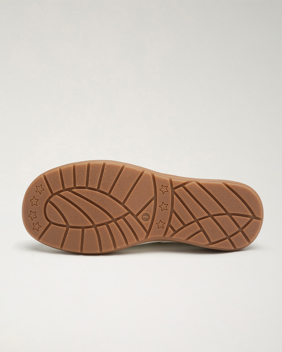 Girls Classic Uniform Mary Jane Shoes in Glossy White