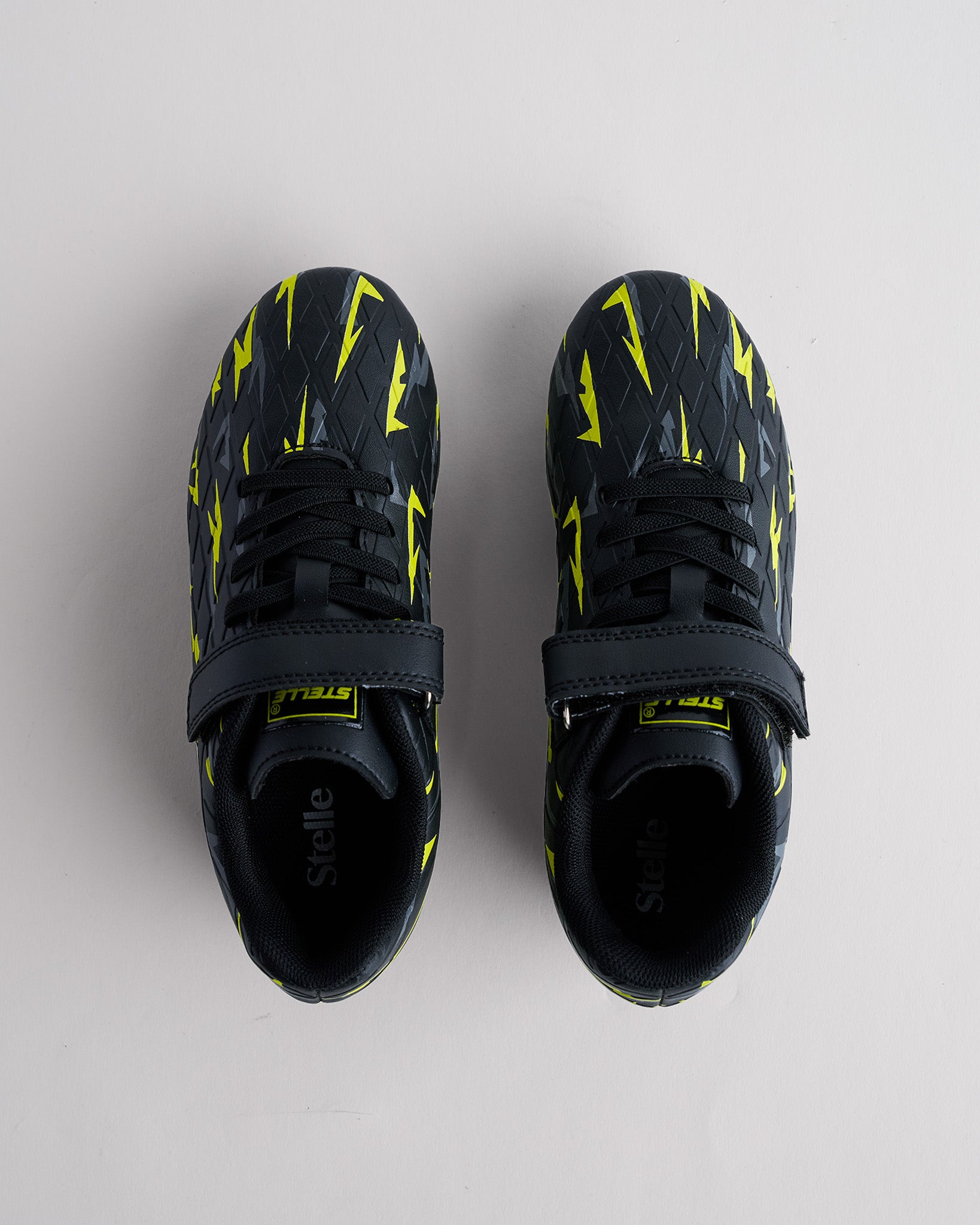 In A Flash Kids Soccer Cleats in Black Bolt