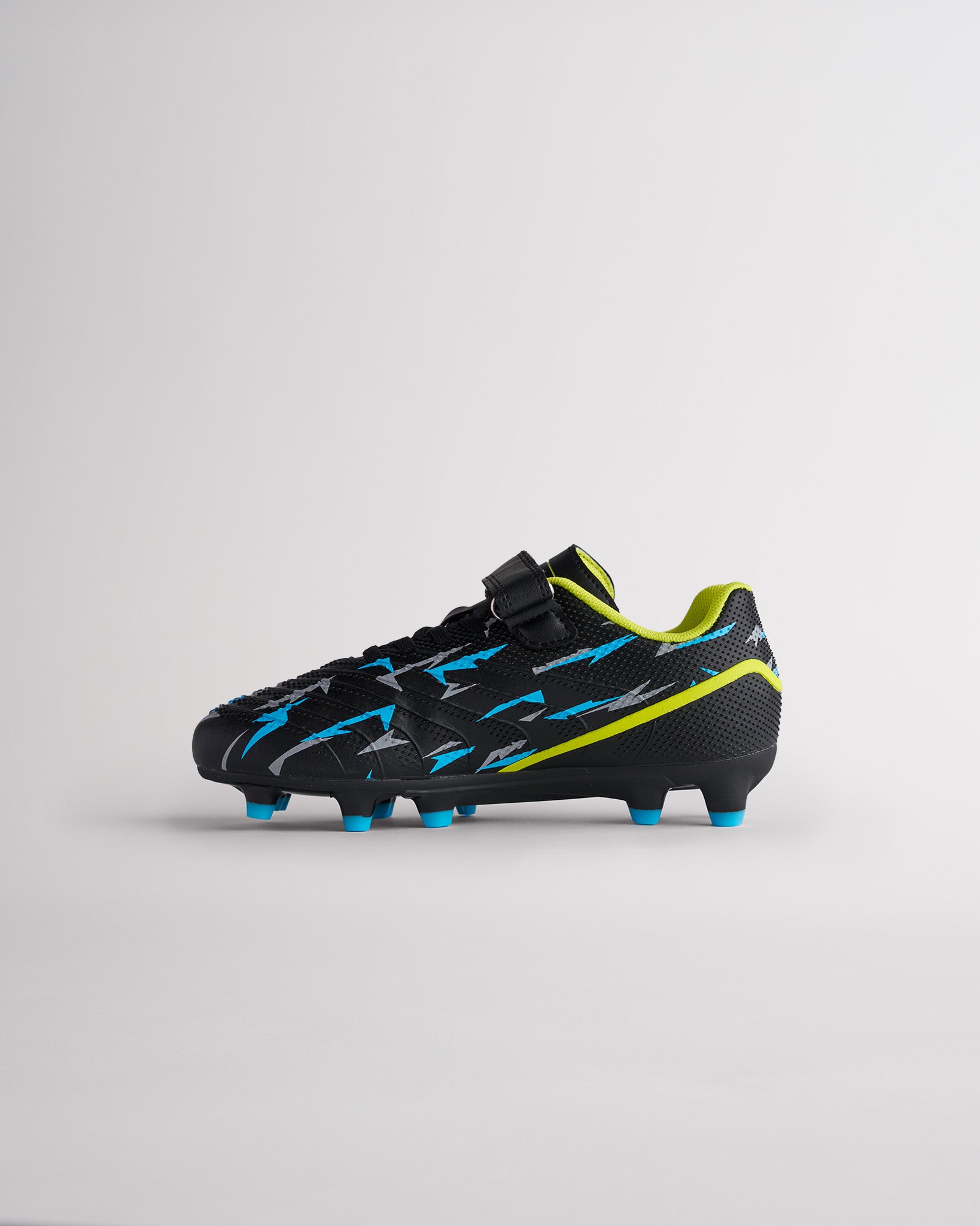 Gotta Bolt Kids Soccer Cleats in Black Voltage