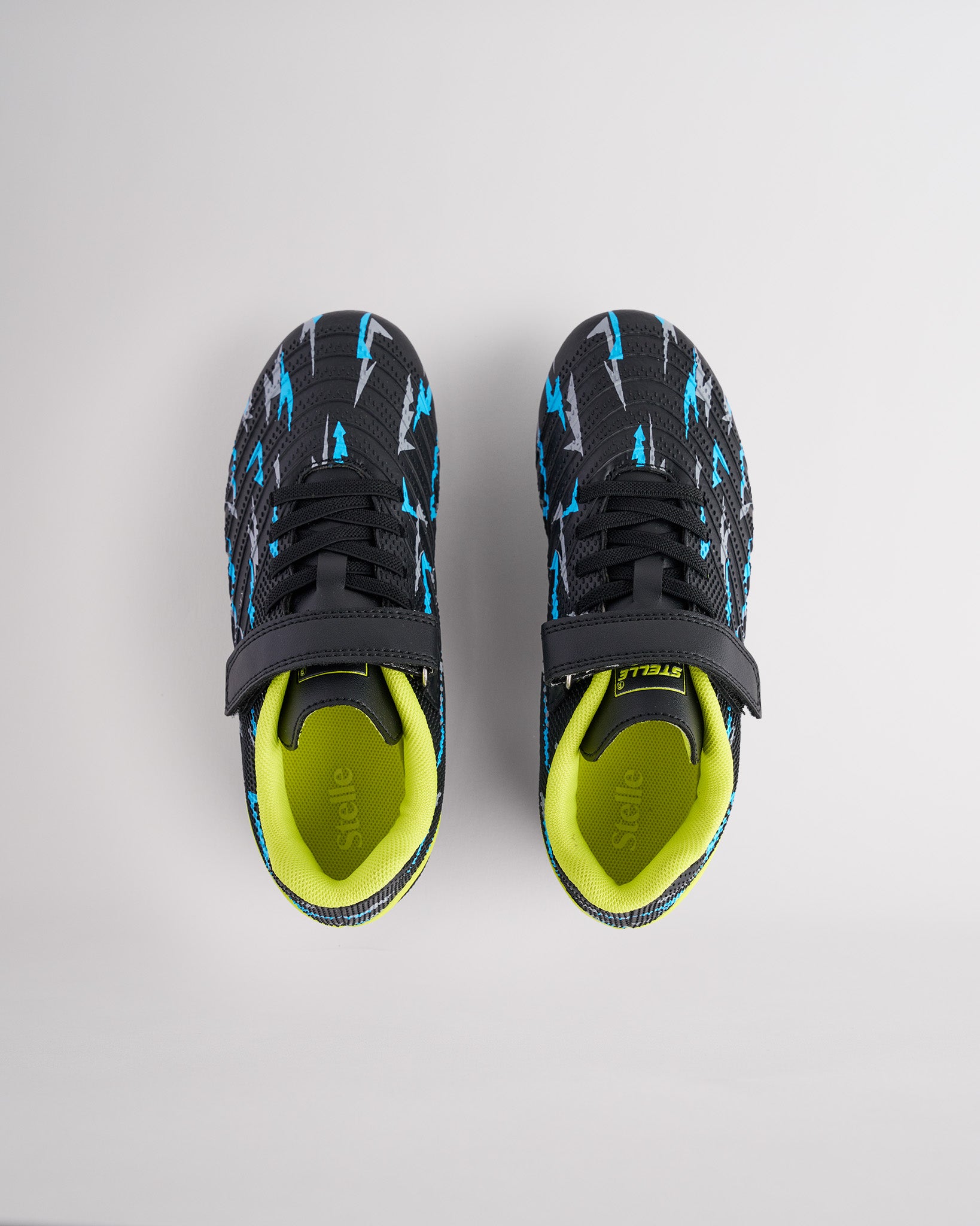 Gotta Bolt Kids Soccer Cleats in Black Voltage