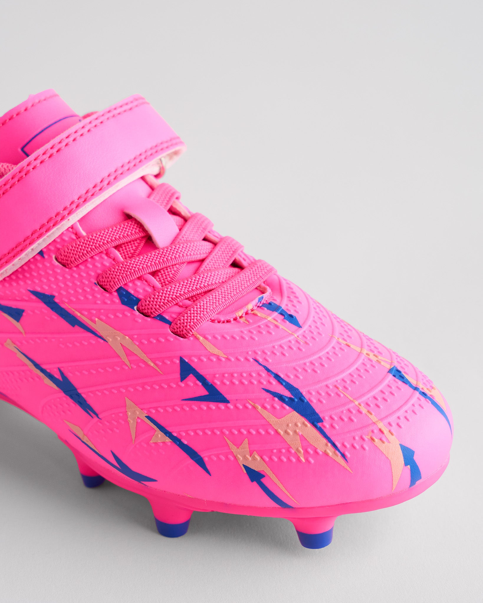 Gotta Bolt Kids Soccer Cleats in Neon Pink