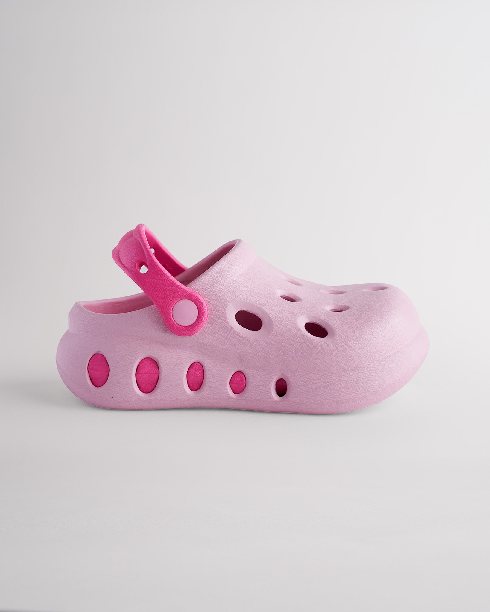 Kids Play Day Clogs in Strawberry Milkshake