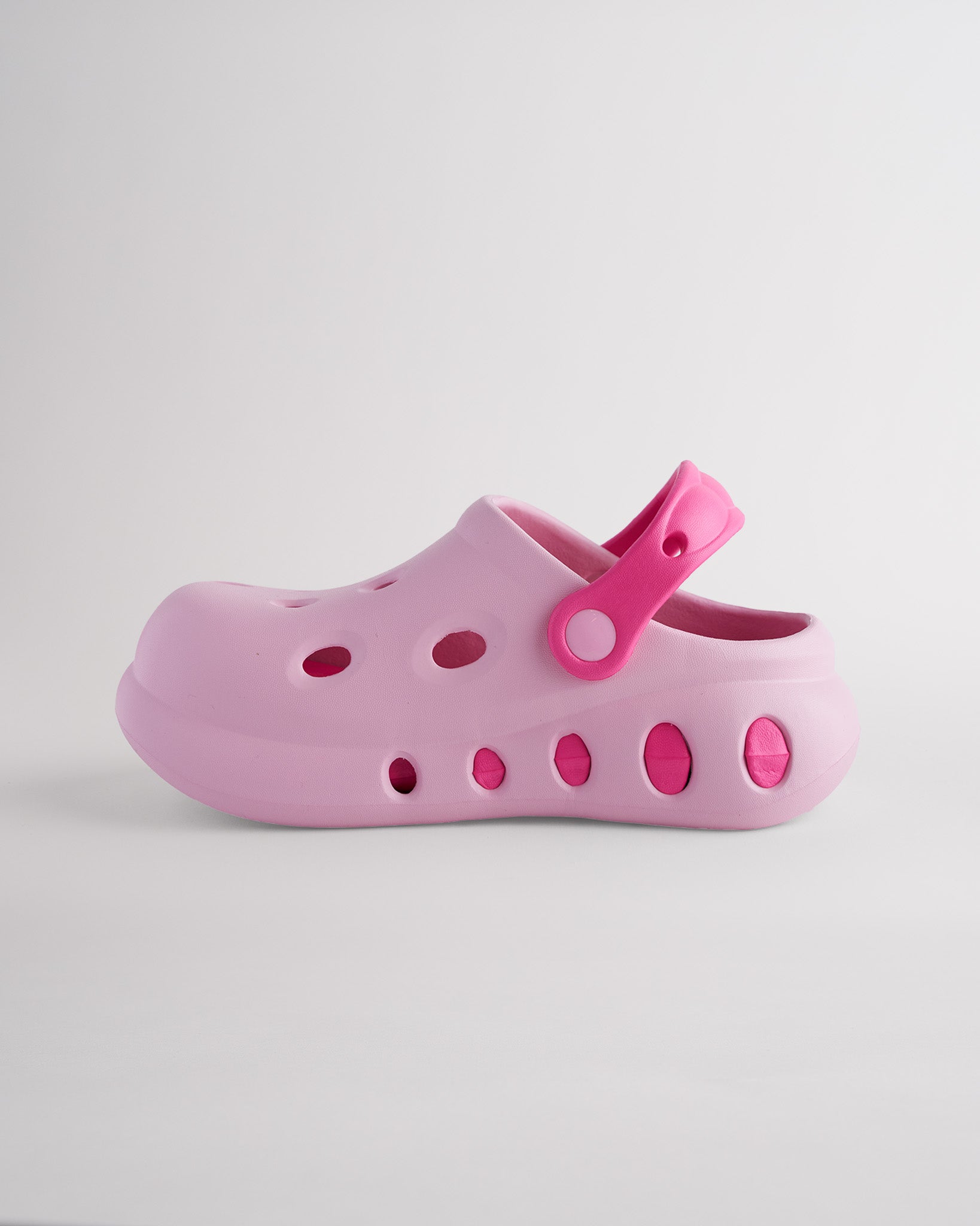 Kids Play Day Clogs in Strawberry Milkshake