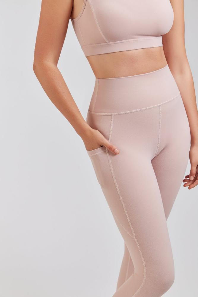 Women Yoga Pants Rose Clay close up