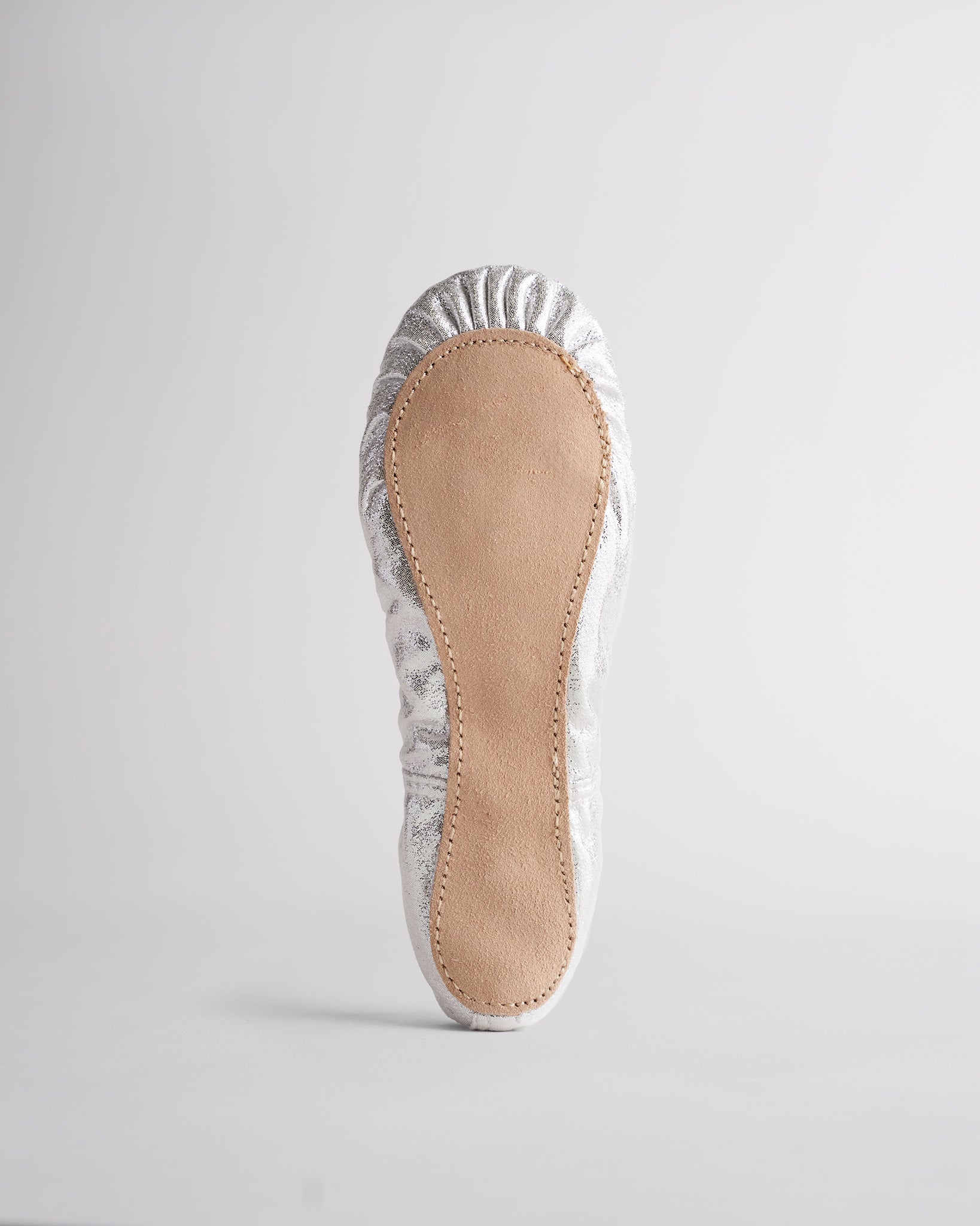 Ballet slippers with full suede sole for flexibility and natural movement