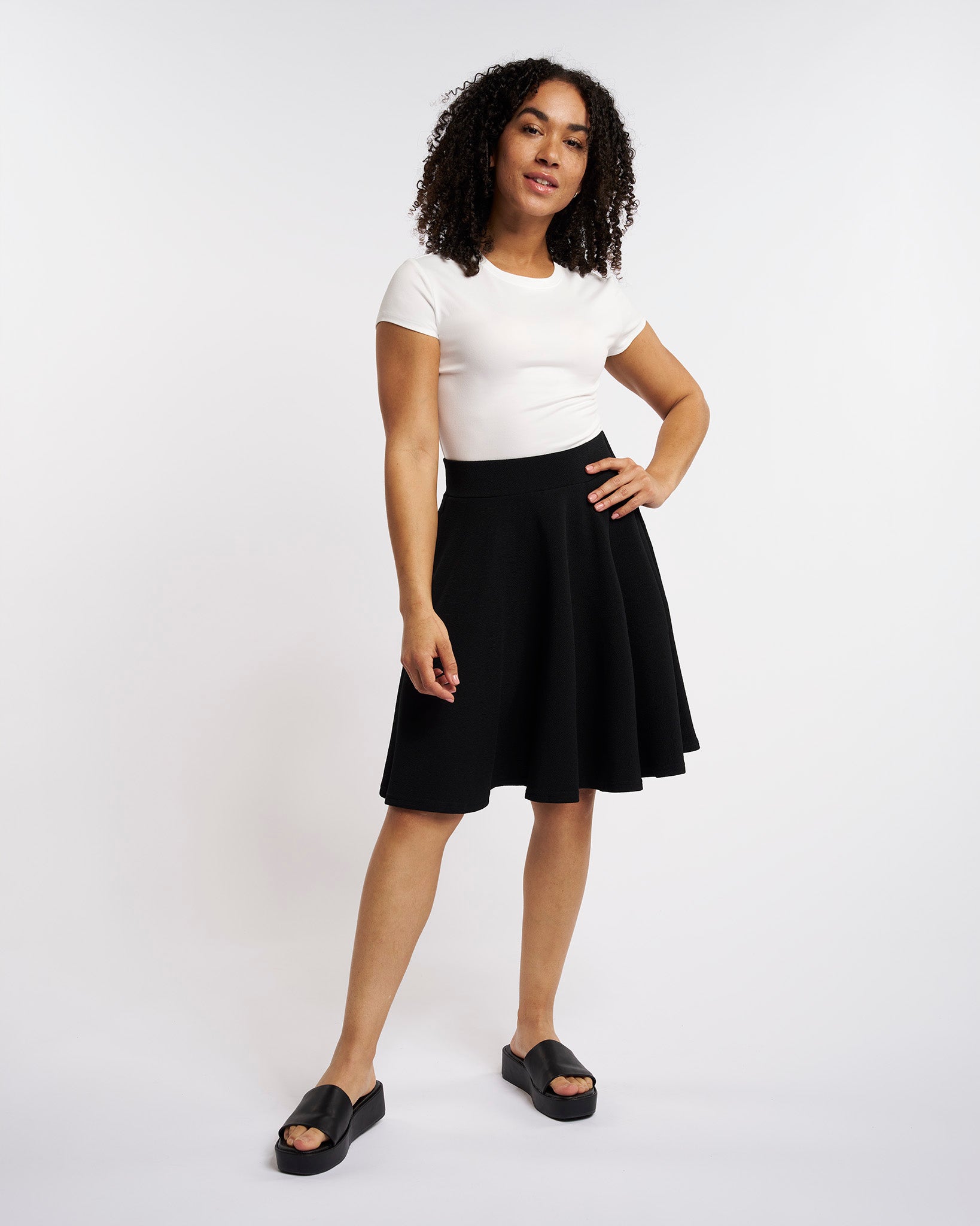 Women's Short Sleeve Cropped Fitted T-Shirt in White