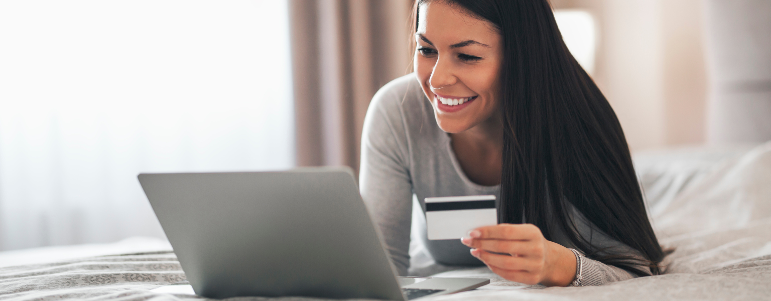 women is shopping online